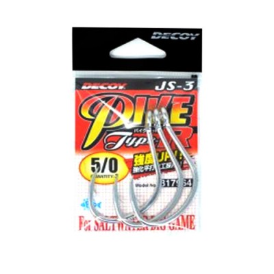 Três anzóis de pesca em embalagem com texto DECOY JS-3 PIKE 5/0