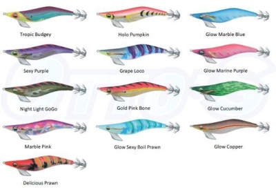 Doze iscas de pesca coloridas com nomes descritos abaixo, apresentadas em fundo branco.