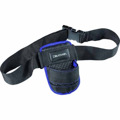 Cinto preto com bolsa pequena em tecido com bordas azuis e fecho plástico