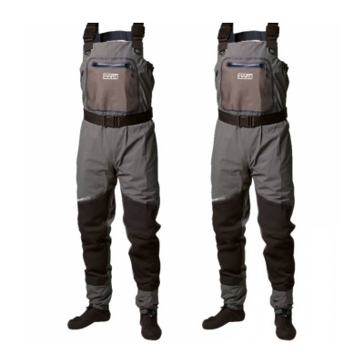 Duas calças de pesca tipo waders cinza e preto com alças e cinto preto