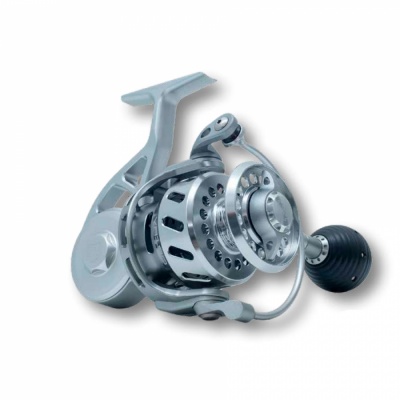 Carreto de pesca prateado com manivela preta