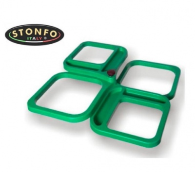 Caixa de armazenamento verde com quatro compartimentos quadrados com logotipo Stonfo Italy