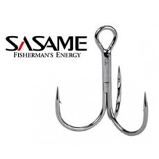 Gancho de pesca triplo metálico prateado com logo SASAME