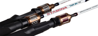 Duas varas de pesca com detalhes em preto, dourado e branco com texto STAMINA e TASK MH 195