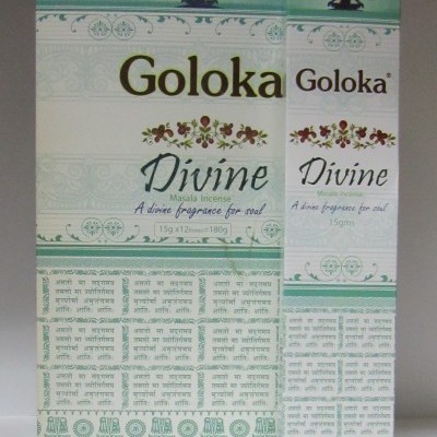 Pacotes de incenso Goloka Divine verdes e brancos com texto decorativo e escrita indiana