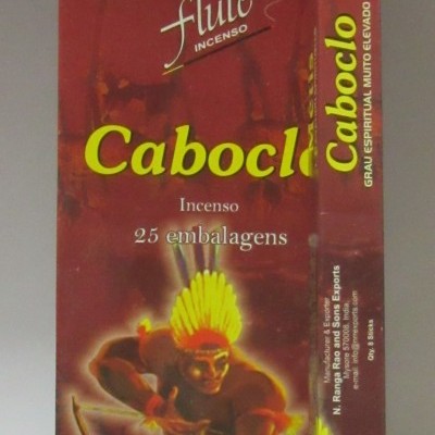 Caixa vermelha de incenso Caboclo com ilustração de guerreiro indígena e texto em amarelo