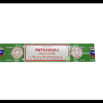 Pacote verde de incenso Satya Patchouli com texto vermelho e branco