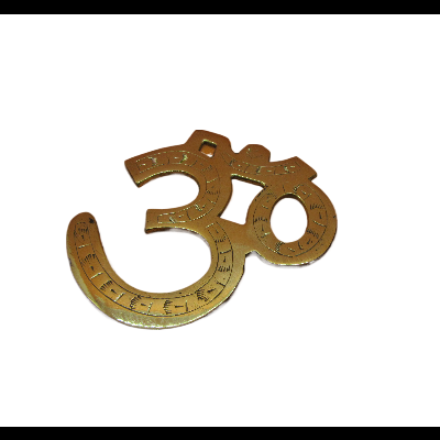 Símbolo Om em metal dourado com detalhes em relevo