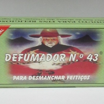 Caixa verde de defumador com texto e imagem de homem
