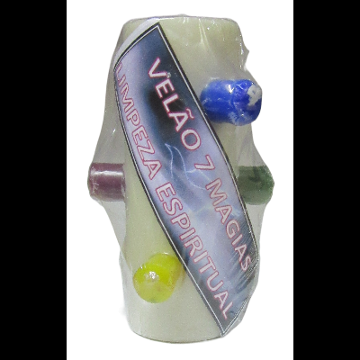 Vela branca com velas coloridas embutidas e etiqueta preta com texto