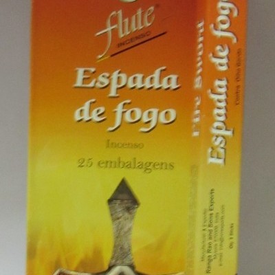 Embalagem de incenso Espada de fogo com design vermelho e amarelo e imagem de espada