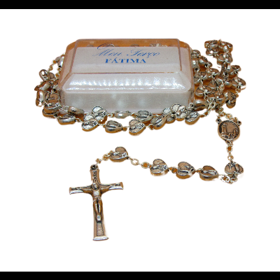 Terço cristão com contas transparentes em caixa branca