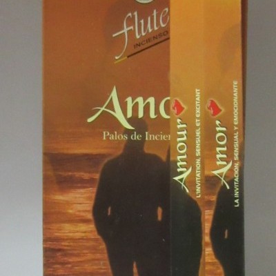 Caixa de incensos Flute Amour com imagem de pessoas na praia ao pôr do sol