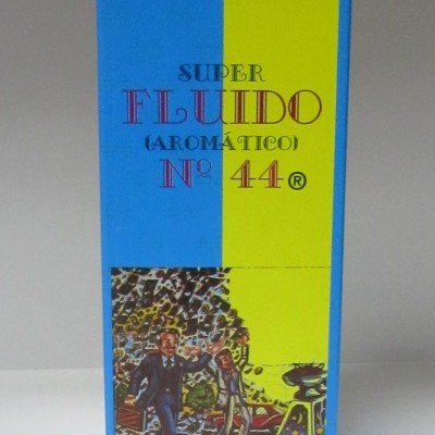 Embalagem azul e amarela de super fluido aromático com ilustração e texto para atrair dinheiro