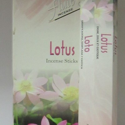 Caixa e embalagem de vareta de incenso Lotus com flores cor-de-rosa e amarelas, texto em inglês e espanhol.