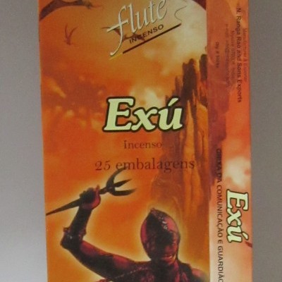 Embalagem laranja de incenso Exú com figura em vermelho e texto