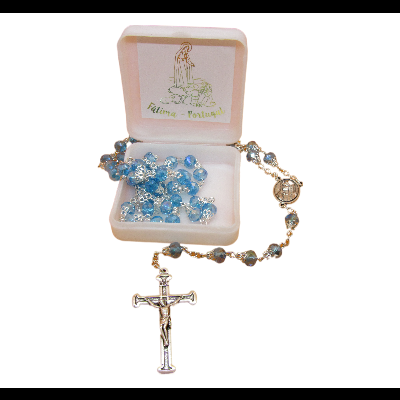 Rosário azul em caixa branca com texto 'Fatima - Portugal'