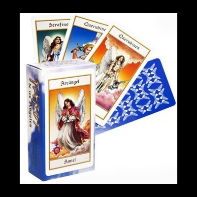 Conjunto de cartas de tarot com imagens de anjos e padrão azul nas costas das cartas