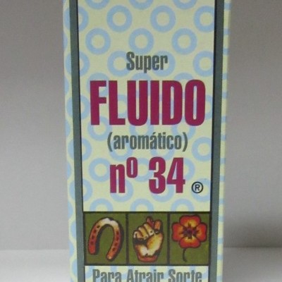 Embalagem de produto aromático Super FLUIDO nº 34 com figuras de ferradura, punho e flor e texto para atrair sorte