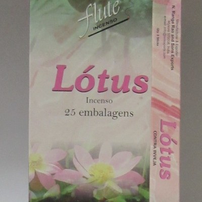 Embalagem de incenso Lótus com flores rosa e texto CONTRA INVEJA