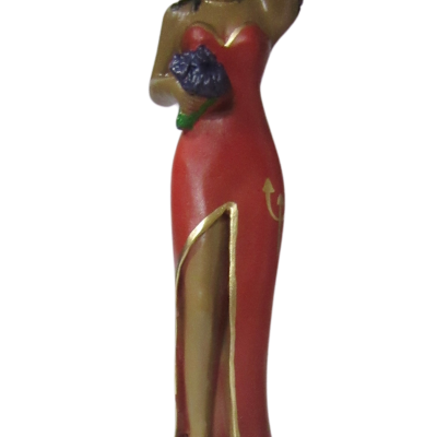 Estatueta de mulher com vestido vermelho e flores