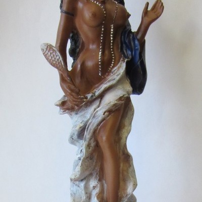 Estátua decorativa de Yemanjá com base e placa