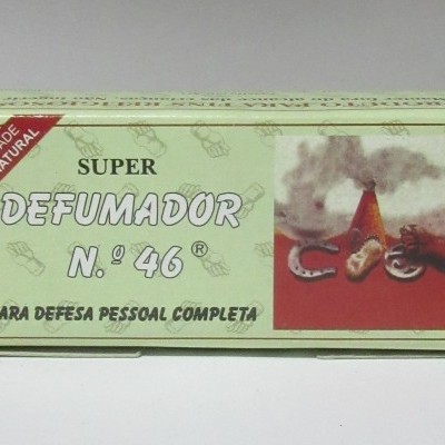 Caixa verde de Super Defumador N.º 46 com imagem e texto
