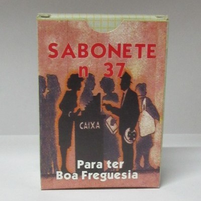 embalagem de sabonete n 37 com silhuetas e texto