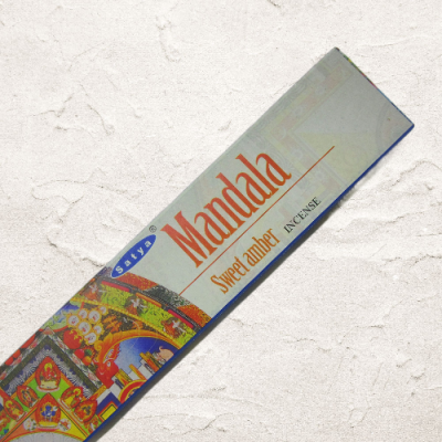 Caixa de incenso Saty Mandala Sweet Amber com design colorido