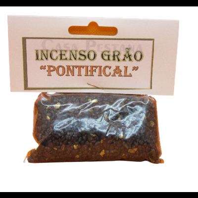 Pacote plástico com grãos de incenso e rótulo branco com texto INCENSO GRÃO PONTIFICAL