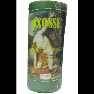 Rolo verde de tecido embalado com etiqueta colorida e texto amarelo