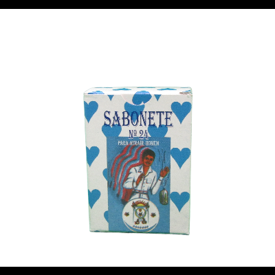 Caixa de sabonete com padrão de corações azuis e etiqueta azul frontal com texto e figura masculina