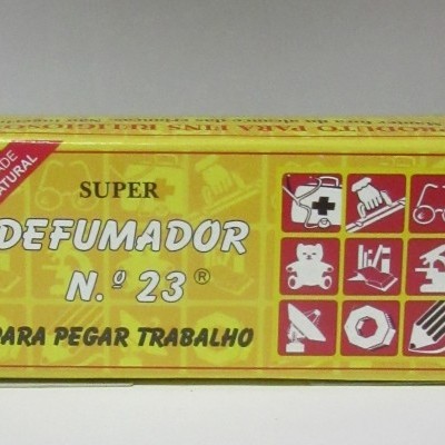 Embalagem amarela do produto Super Defumador N.º 23 com texto e ícones em vermelho e branco