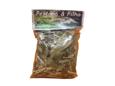 Pacote transparente com folhas secas e rótulo Pestana & Filho Banhos