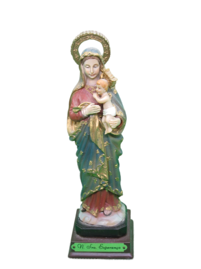 Estátua colorida de Nossa Senhora da Esperança com criança, base preta e placa verde.