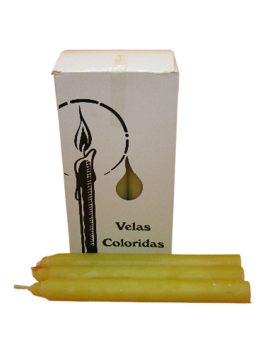 Pacote de velas coloridas amarelas com caixa branca e desenho de vela acesa