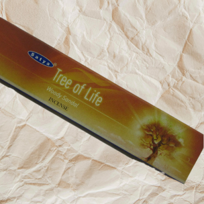 Caixa de incenso Satya Tree of Life com imagem de árvore e fundo castanho e amarelo