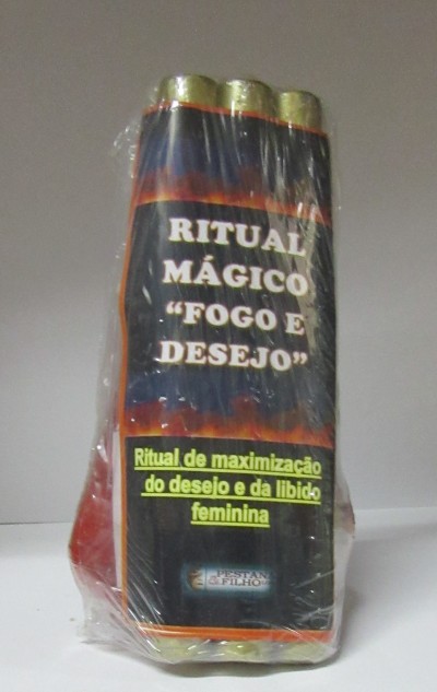Embalagem de três velas amarelas com rótulo preto e texto branco e amarelo