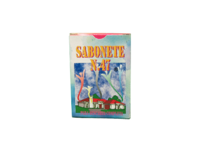 Embalagem colorida de sabonete No 41 com casa e chaminés desenhadas.