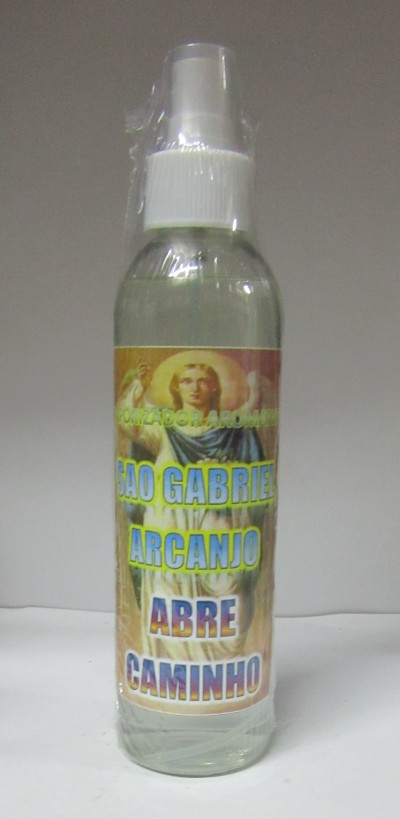 Frasco de spray com rótulo de São Gabriel Arcanjo abre caminho