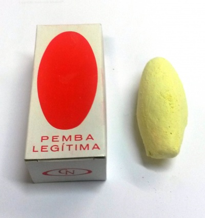 Esponja amarela oval com caixa branca 'PEMBA LEGÍTIMA'