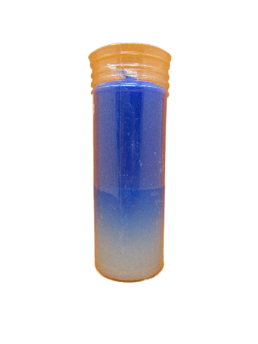 Garrafa plástica translucida com tampa laranja contendo líquido azul e transparente.