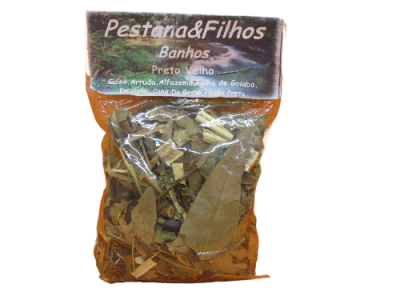 Pacote de ervas secas com rótulo 'Pestana & Filhos Banhos Preto Velho'.