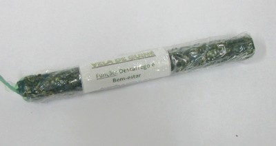 Vara de incenso embrulhada em plástico com etiqueta branca