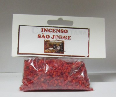 Incenso São Jorge em grânulos vermelhos em embalagem transparente com etiqueta branca.