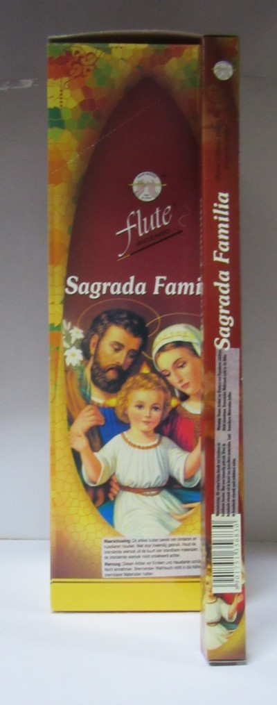 Embalagem de incenso com imagem da Sagrada Família e texto Sagrada Familia
