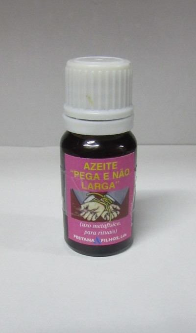 Frasco de azeite rotulado para uso metafísico em rituais