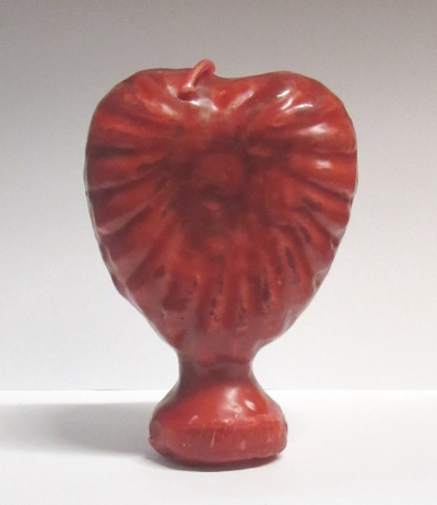 Figura decorativa vermelha em forma de coração