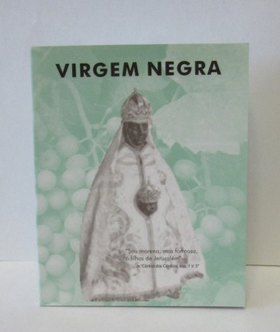 Capa de livro verde com imagem da Virgem Negra e texto