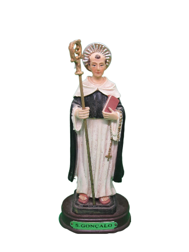 Estátua de S. Gonçalo em resina pintada com manto preto e túnica branca